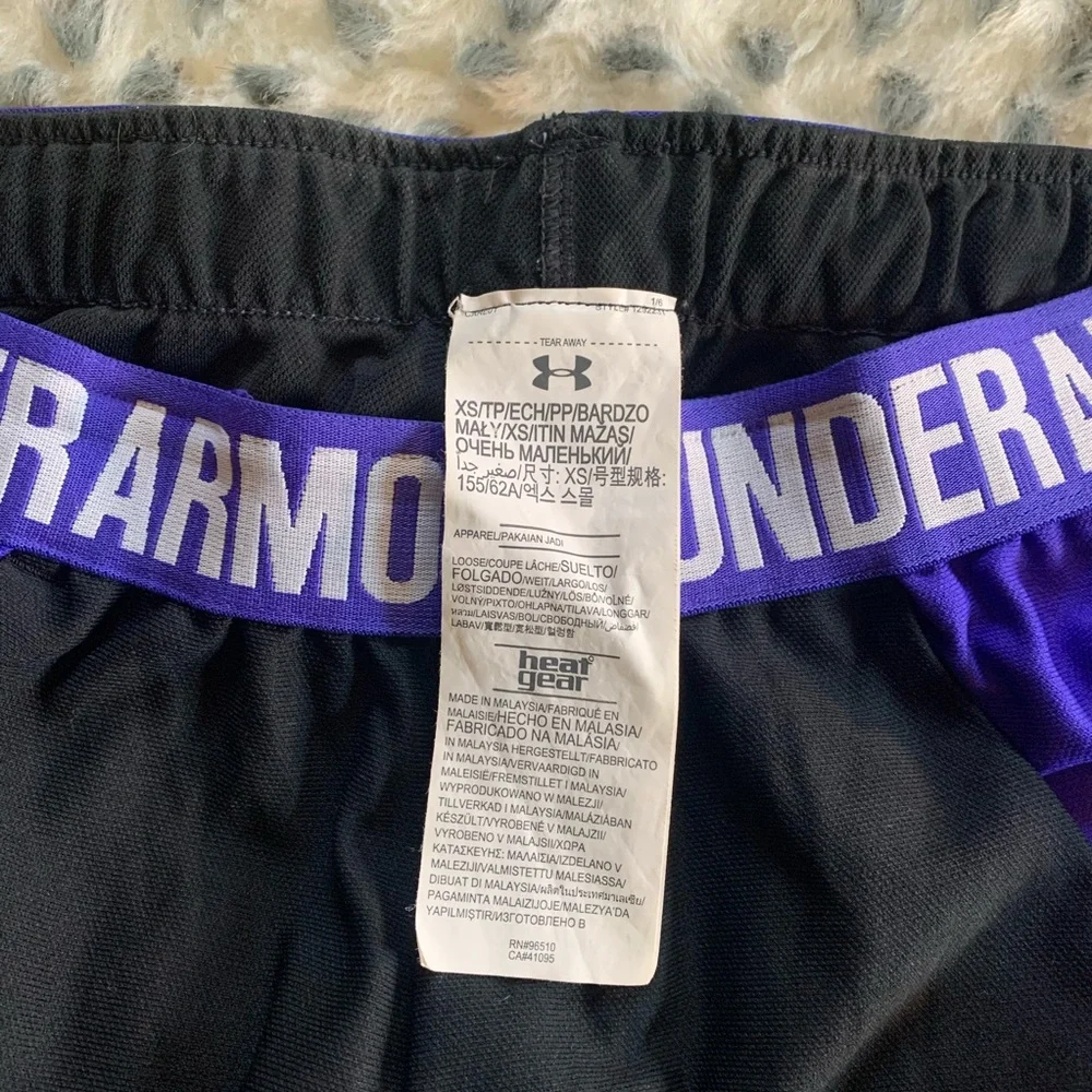 underarmour shorts 🤍 nwot - Picture 3 of 4
